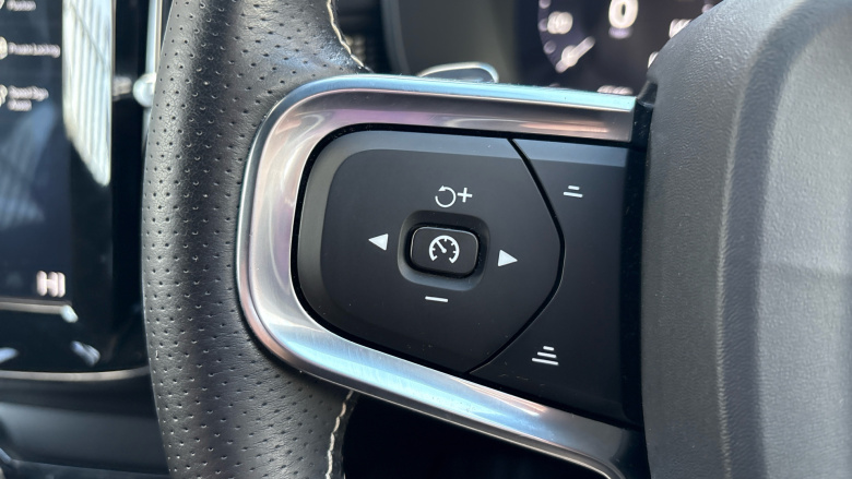 Volvo Xc40 1.5 T3 [163] R DESIGN 5dr Geartronic Petrol Estate